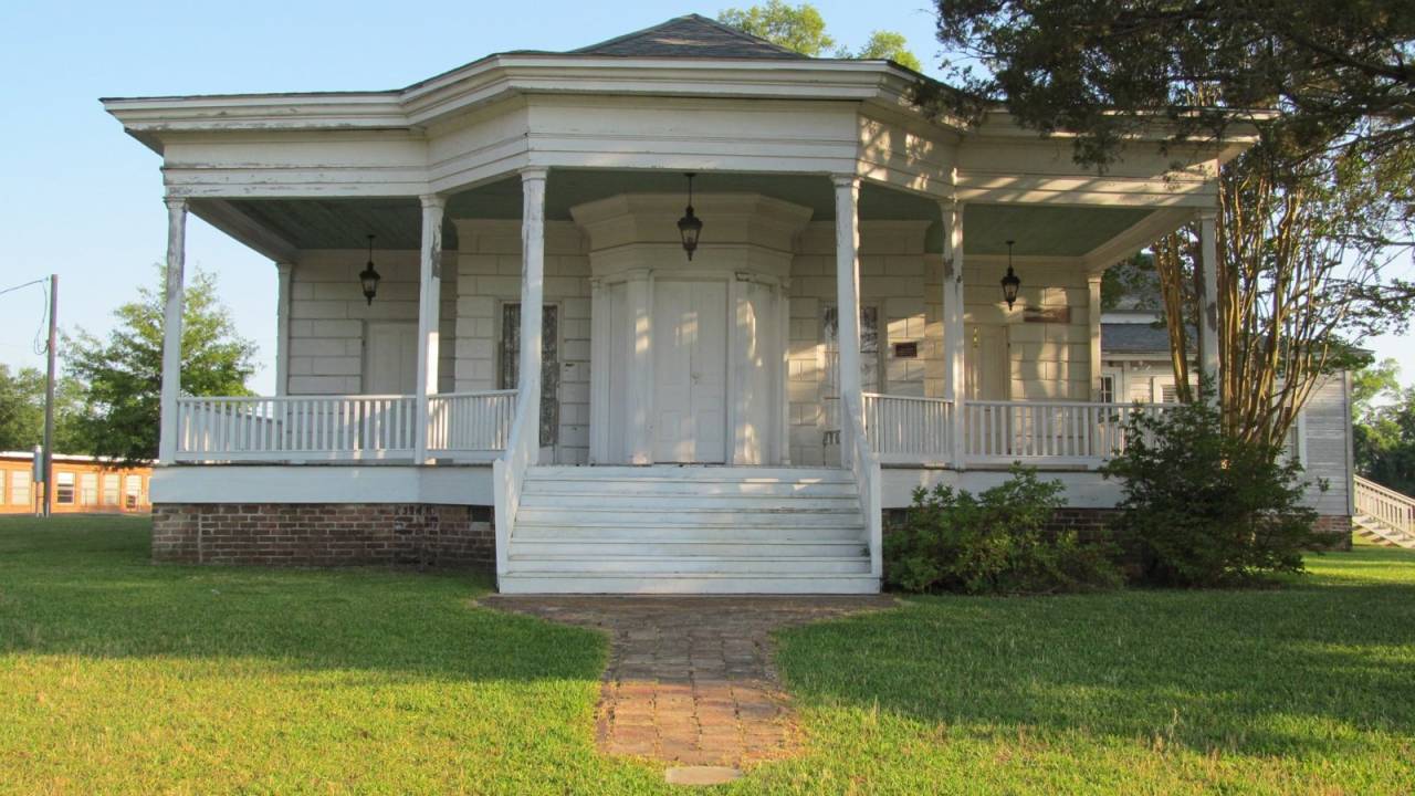 Haunted Country Roads: The Deason Home — A Civil War Killing and a Door That Will Not Stay Closed